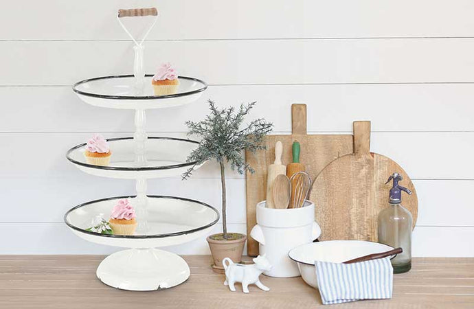 Chippy Distressed White Enamel 3-Tiered Tray General UMA