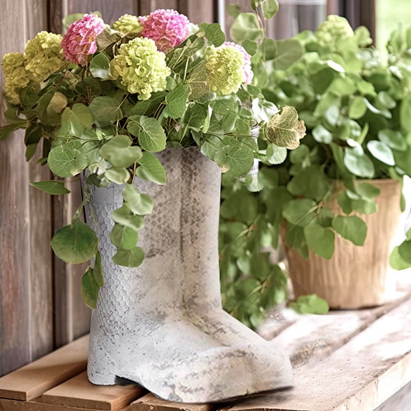 Garden Rainboot Planter General LV