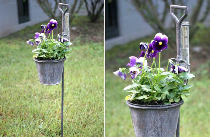 Distressed Pail on Stand with Rain Gauge General CT