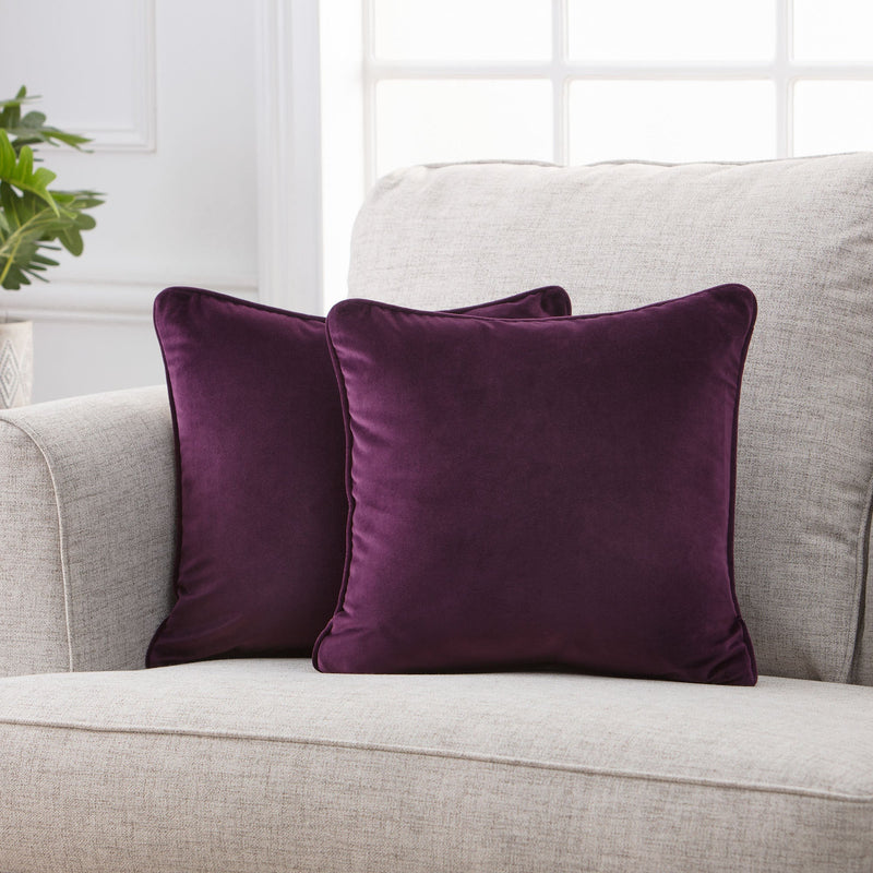 Load image into Gallery viewer, Holland Velvet Throw Pillow Covers Collective Chanasya
