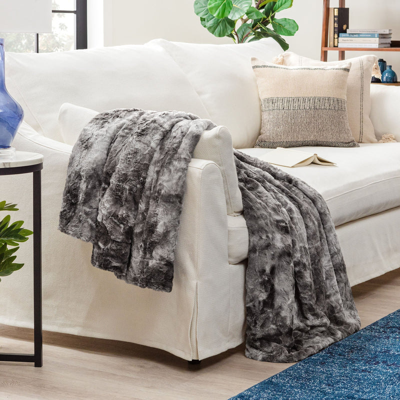 Load image into Gallery viewer, Wolf Faux Fur Throw Blanket
