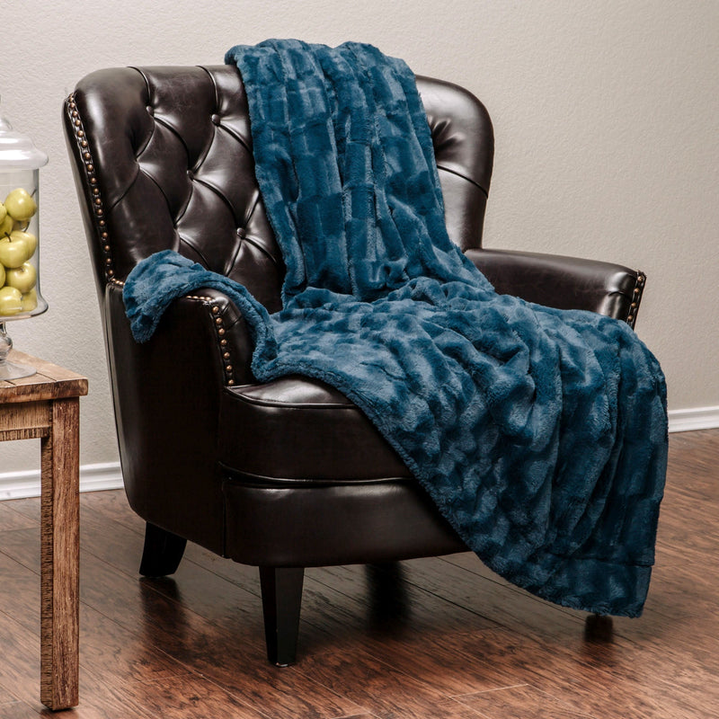 Load image into Gallery viewer, Deco Faux Fur Throw Blanket Collective Chanasya
