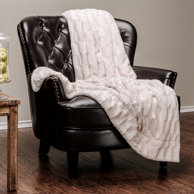 Load image into Gallery viewer, Deco Faux Fur Throw Blanket
