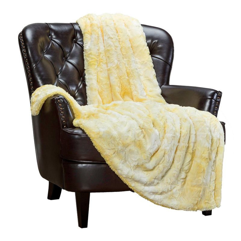 Load image into Gallery viewer, Wolf Faux Fur Throw Blanket
