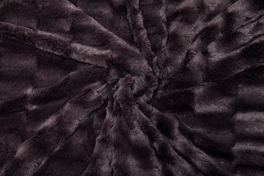 Deco Faux Fur Throw Blanket