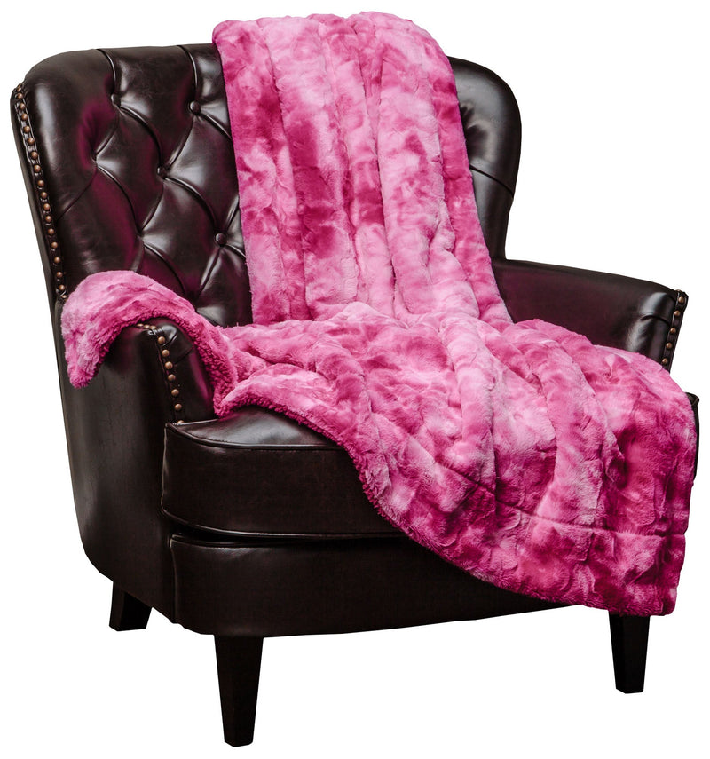 Load image into Gallery viewer, Wolf Faux Fur Throw Blanket
